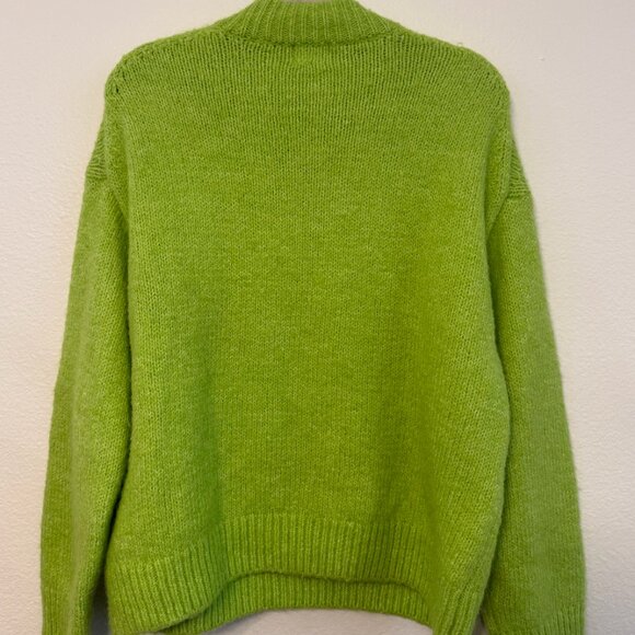 Oversized Alpaca-blend Sweater in neon green - Picture 2 of 2